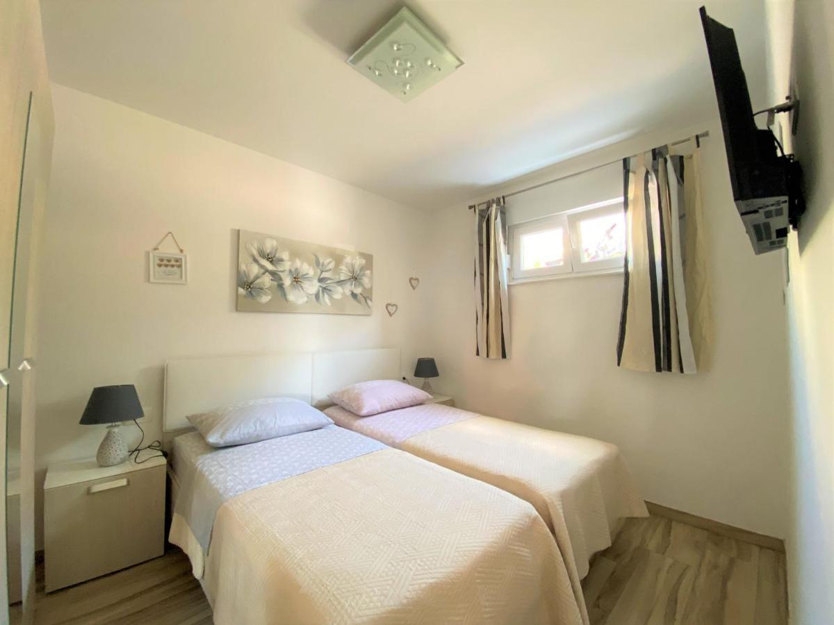 Apartma Lux Apartment Sea Shell With Jacuzzi Makarska